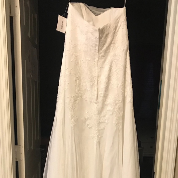 BRAND NEW Sz 6 Galina Strapless Wedding Dress